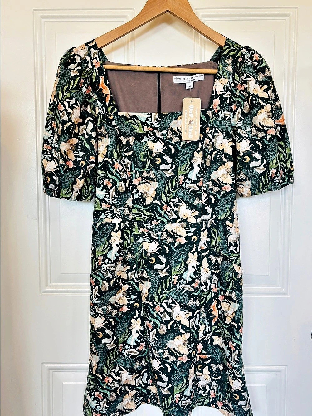 Birds of North America mini dress green with fairy scene. Size 4